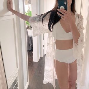GORGEOUS White Embroidered Beach Coverup Kimono